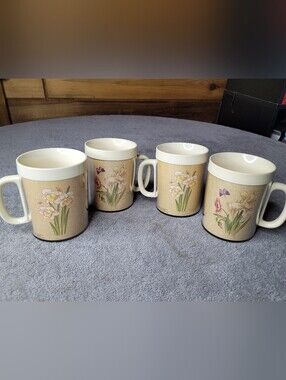 Vtg 1982 Thermo Serv Garden Glories Coffee Cup Set of 4 Floral Insulated Plastic